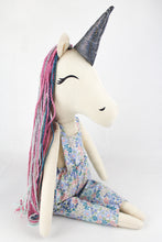 Cargar imagen en el visor de la galería, Unicornia muñeco 55cm
